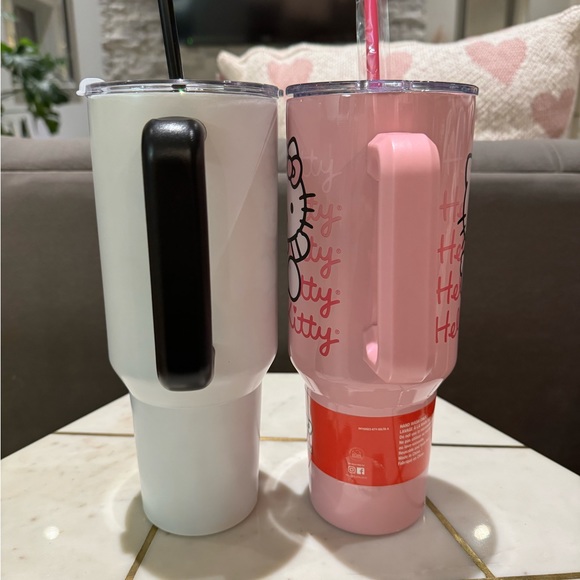 Hello Kitty tumblers - Picture 2 of 2